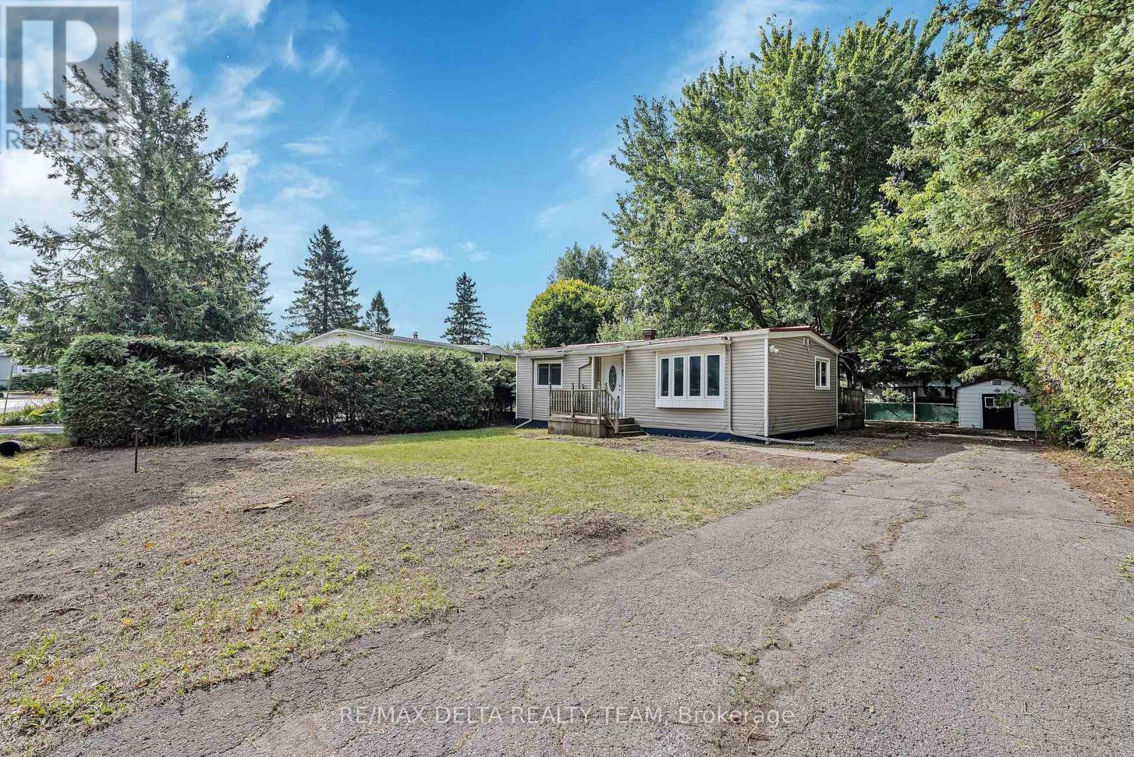 25 Fringewood Drive