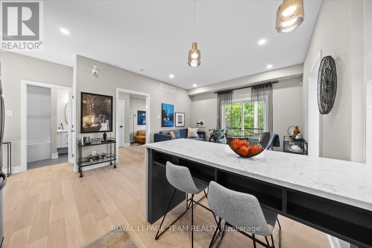 209 - 2370 Tenth Line Road
