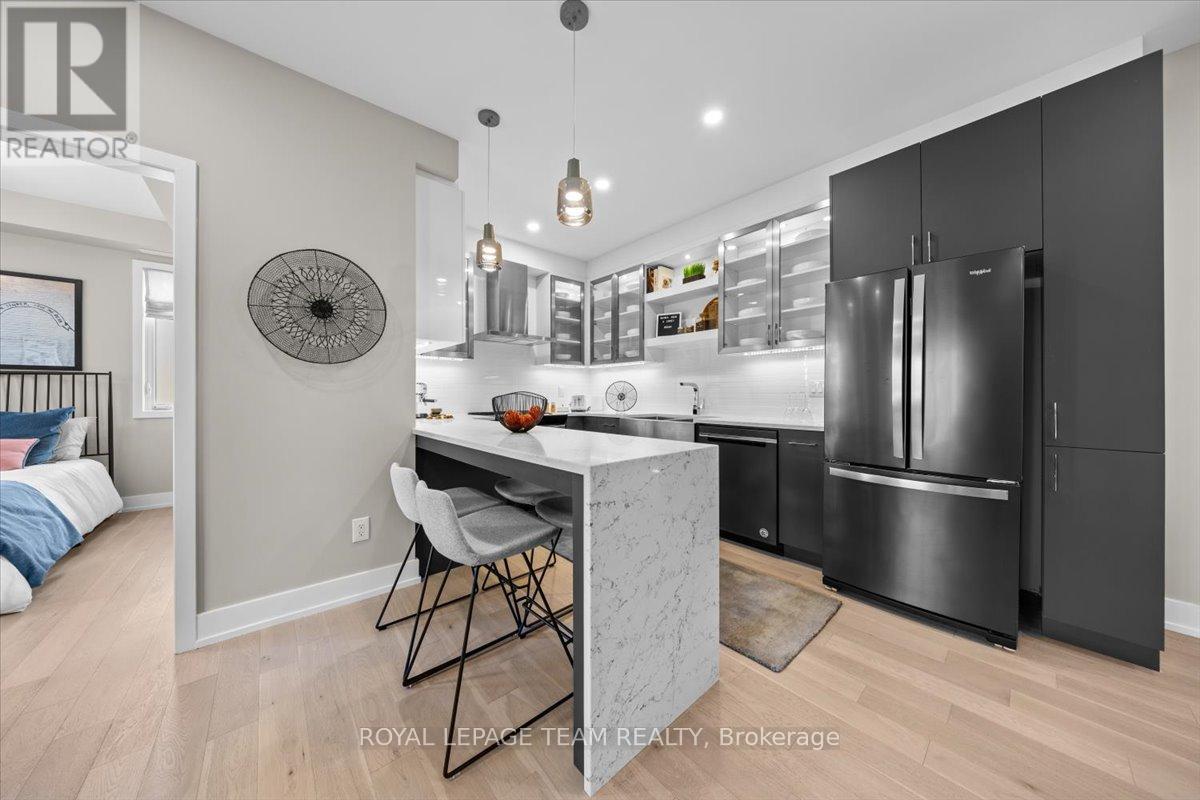 209 - 2370 Tenth Line Road