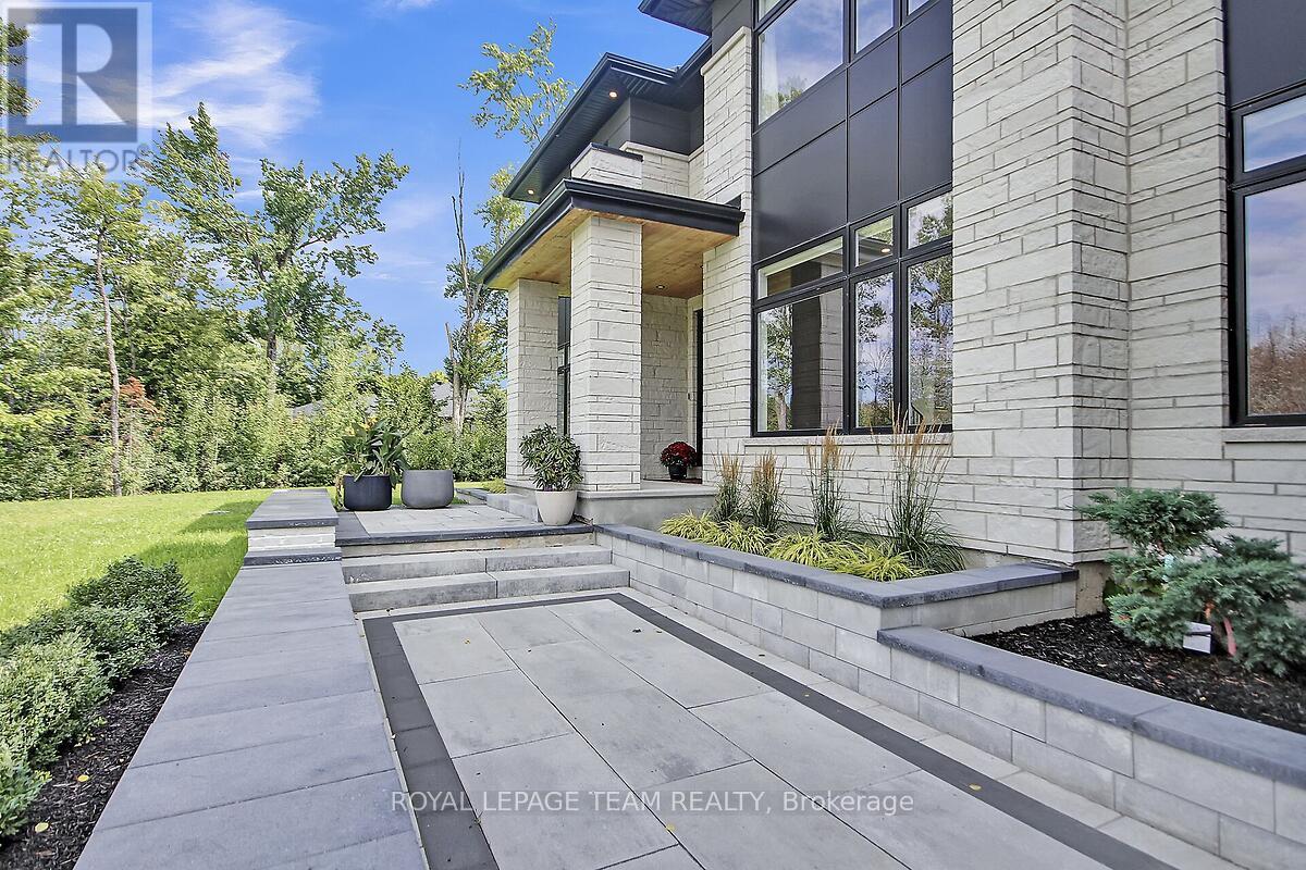 5852 Red Castle Ridge