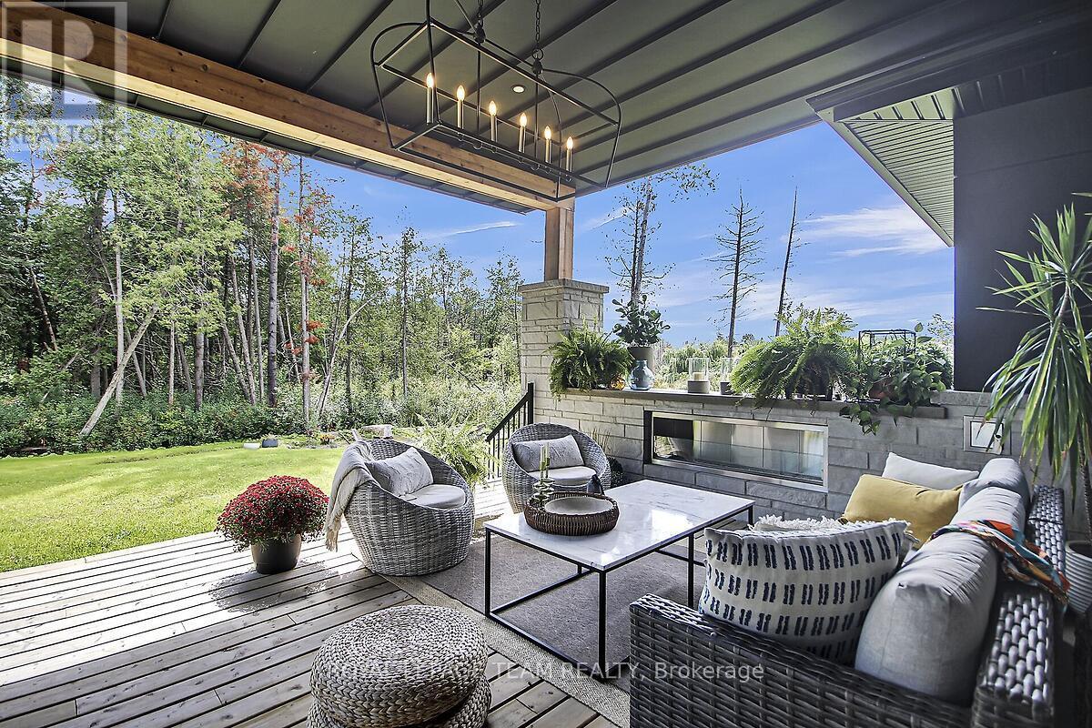 5852 Red Castle Ridge