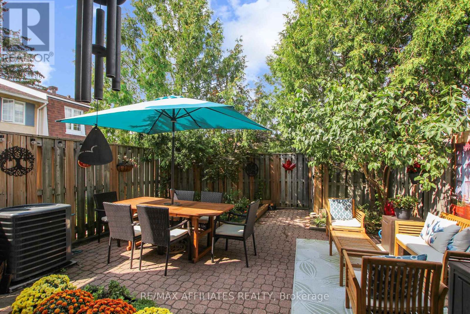 1065 Meadowlands Drive