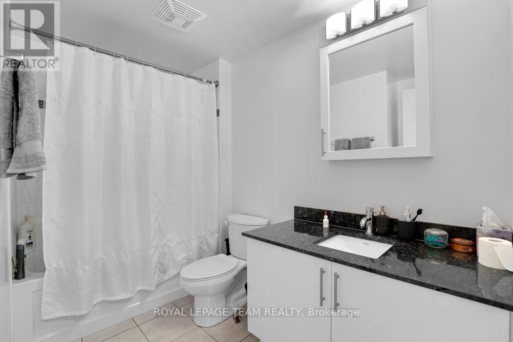 1303 - 242 Rideau Street