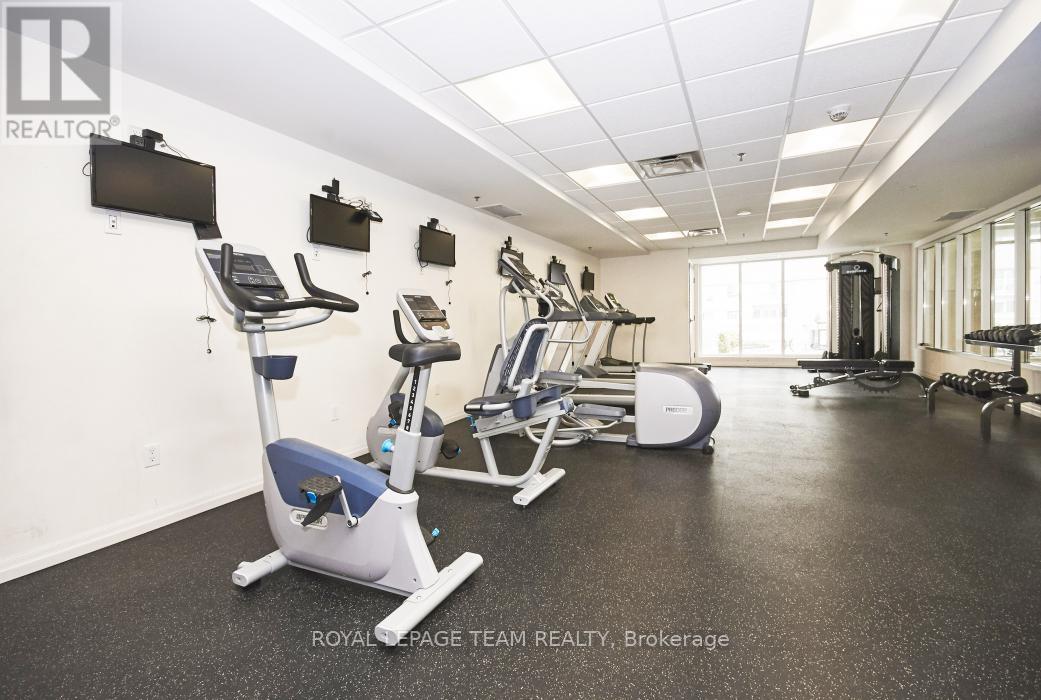 1303 - 242 Rideau Street
