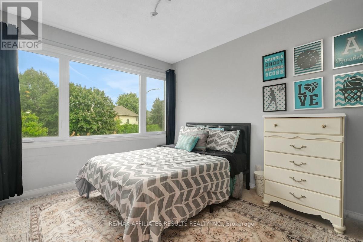 97 Flowertree Crescent