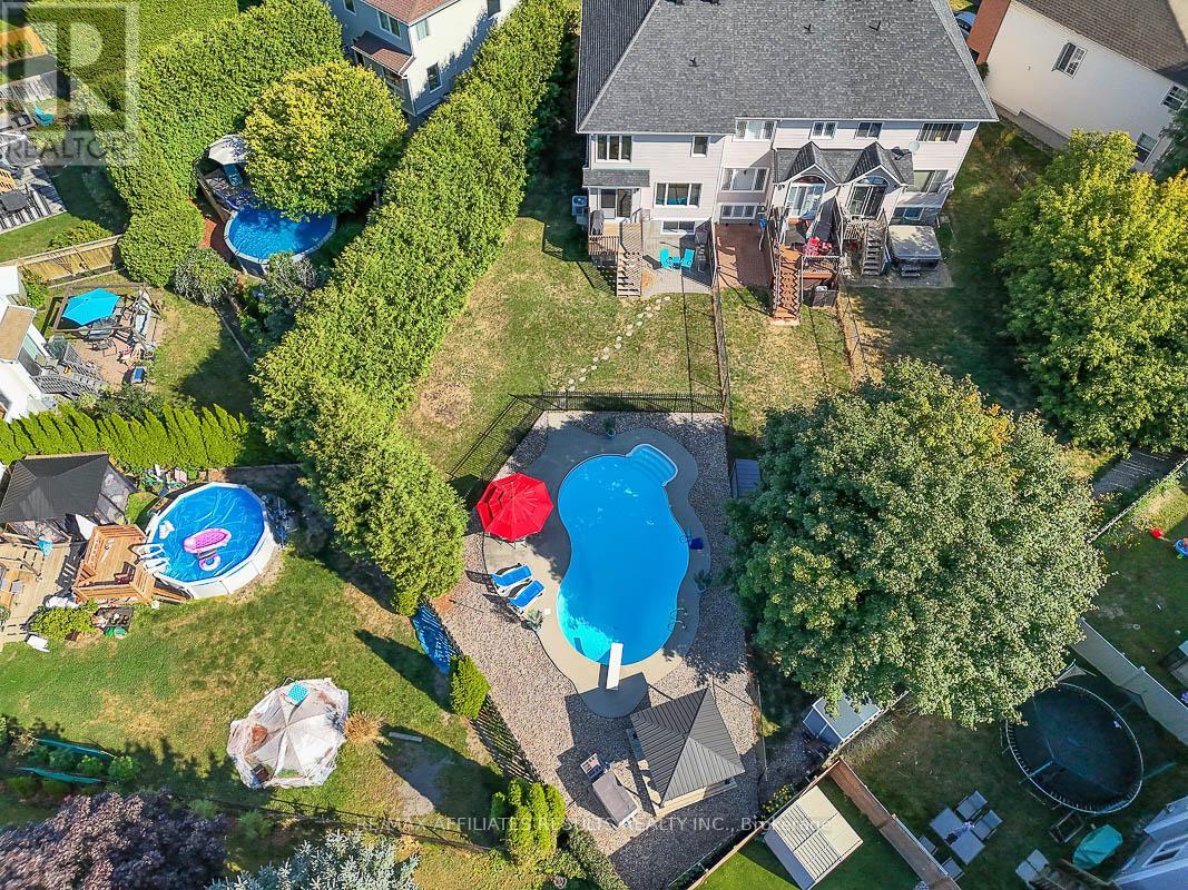 97 Flowertree Crescent