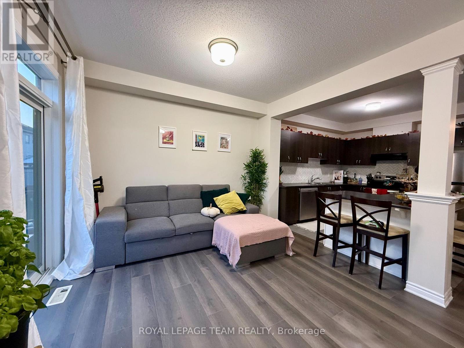 709 Megrez Way., Ottawa E