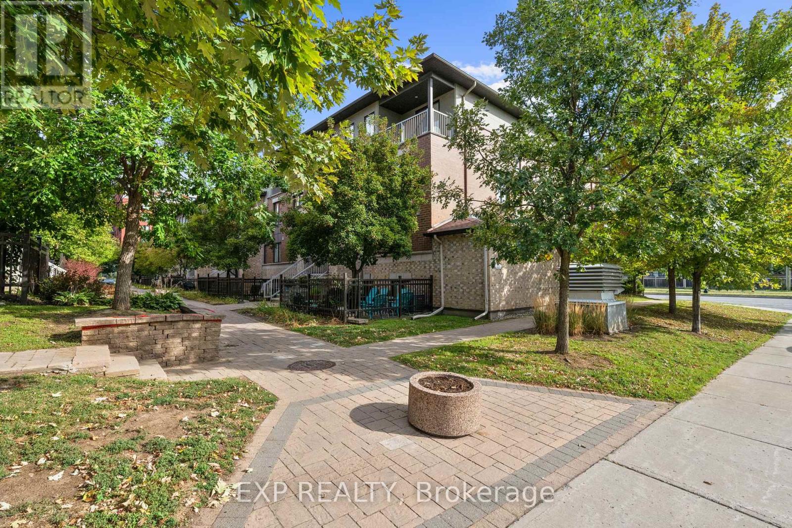 a Lindenshade Drive, Unit 114