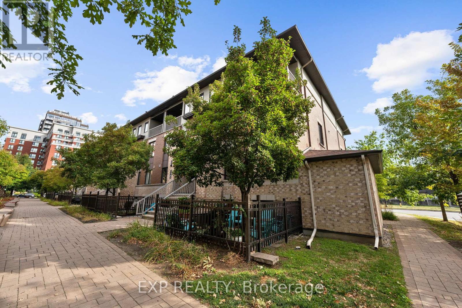 a Lindenshade Drive, Unit 114