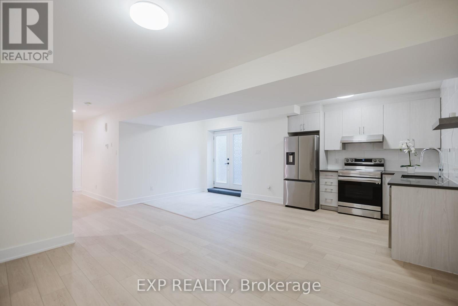 62 Columbus Avenue S