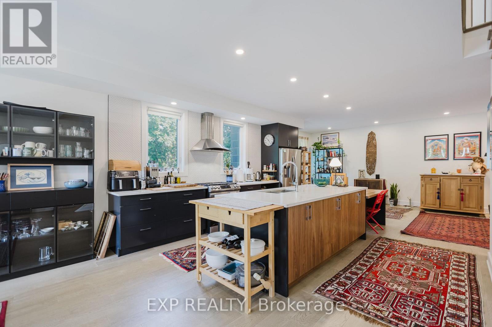 62 Columbus Avenue S
