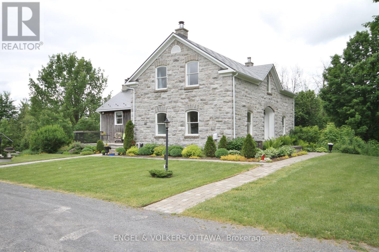 3000/2980 Roger Stevens Drive