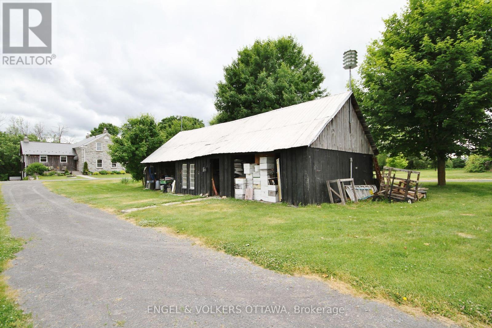 3000/2980 Roger Stevens Drive