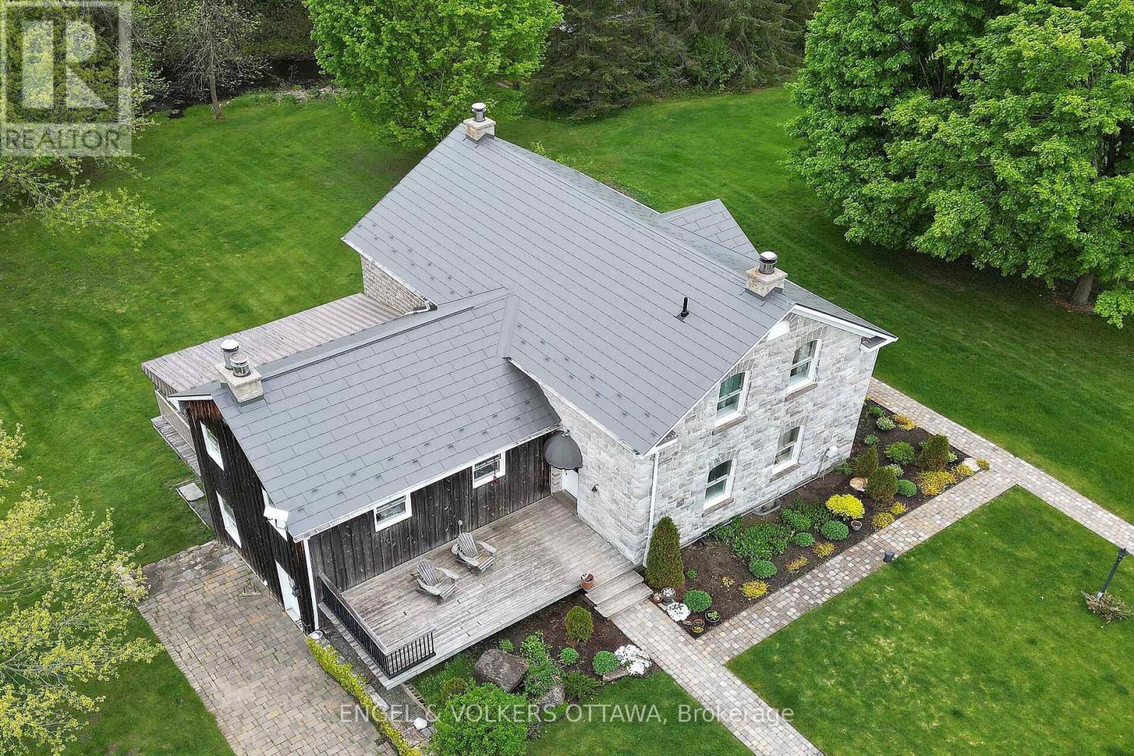 3000/2980 Roger Stevens Drive