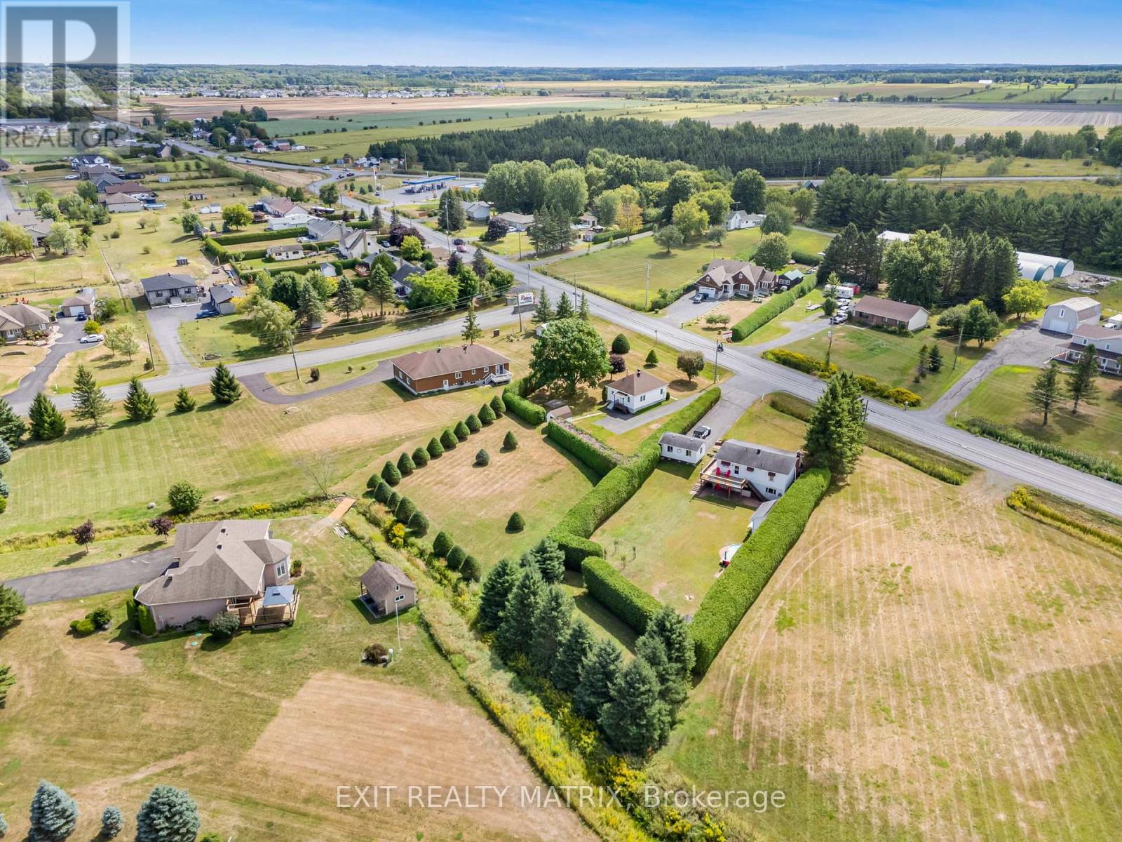 48 Front Road W