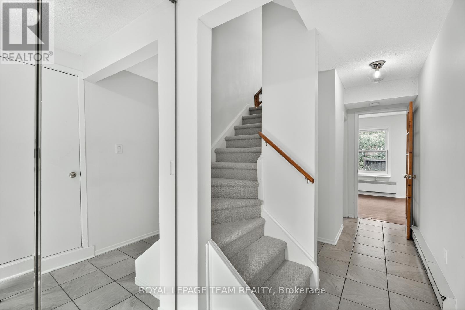 9 Moorside Private