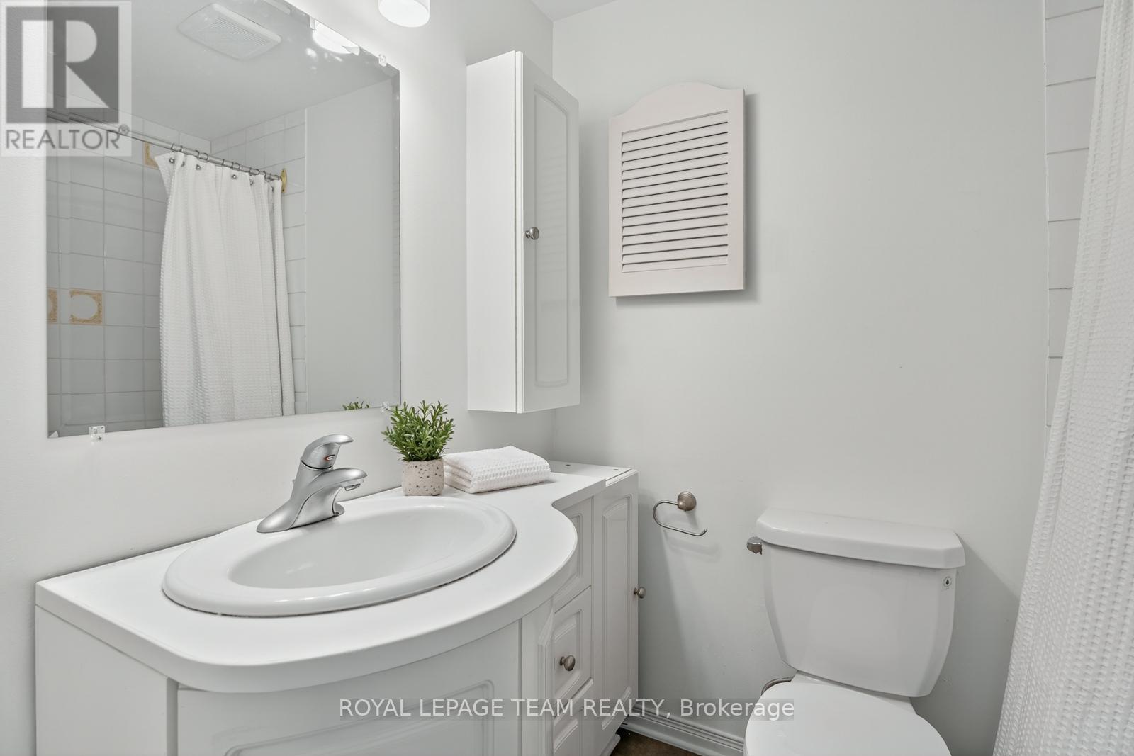 9 Moorside Private