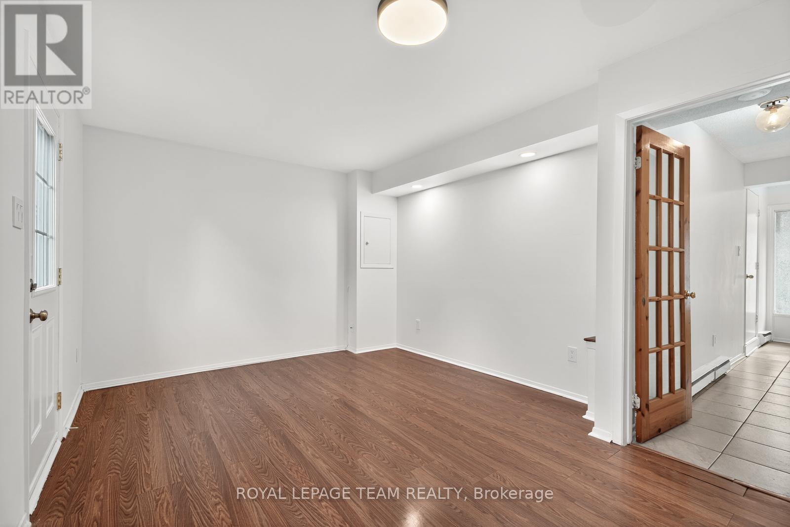9 Moorside Private