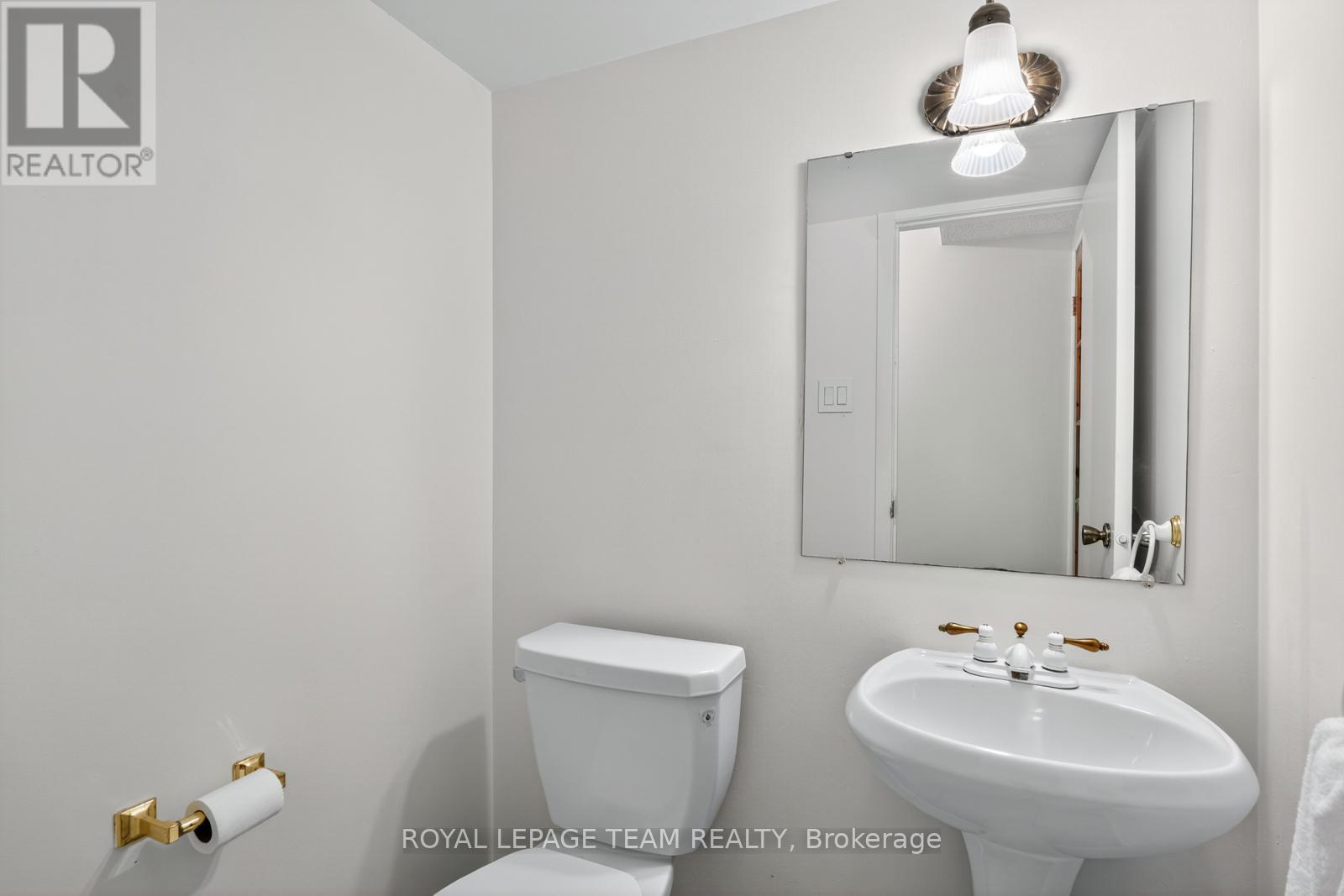 9 Moorside Private