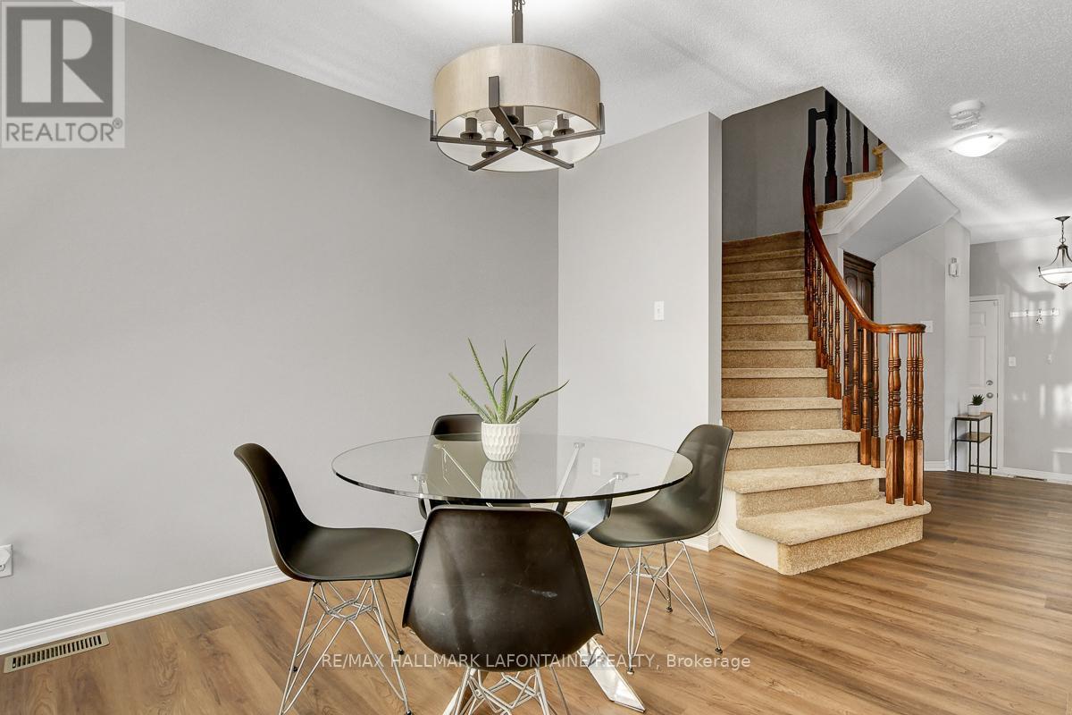 446 Lawler Crescent