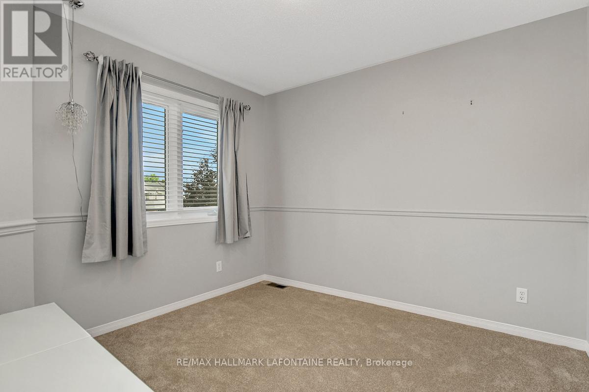 446 Lawler Crescent