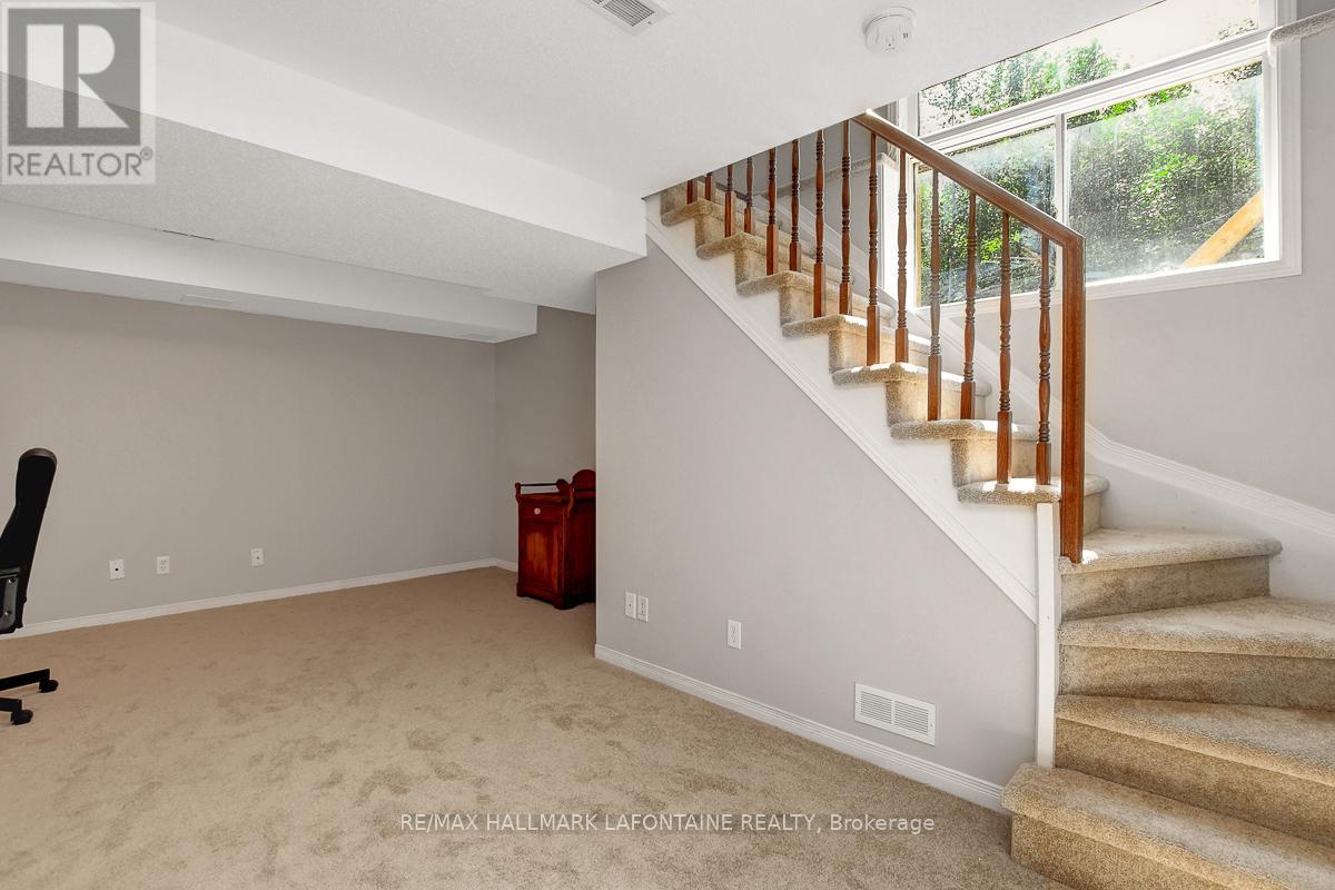 446 Lawler Crescent
