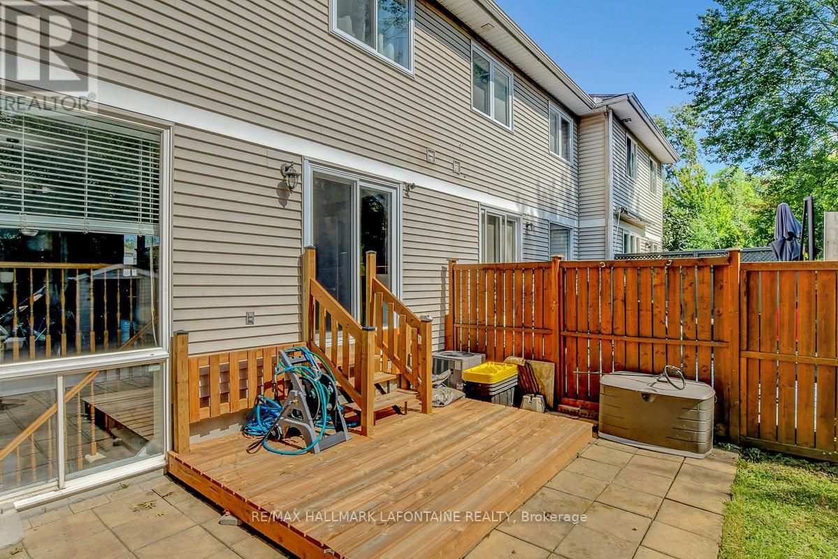 446 Lawler Crescent