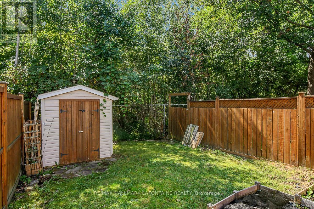 446 Lawler Crescent