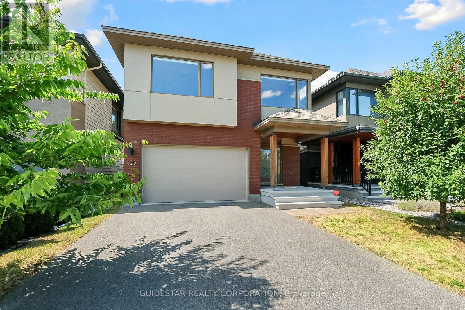 620 Bridleglen Crescent