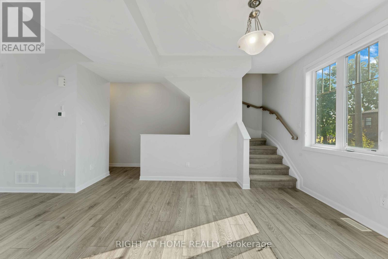 214 Attwell Private