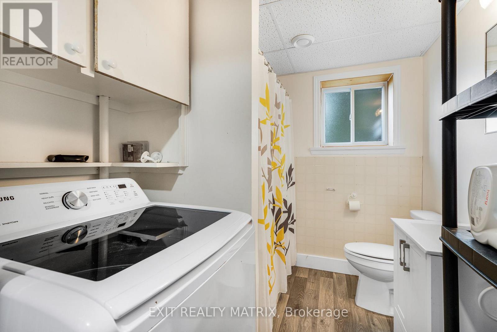 94 Peel Street E