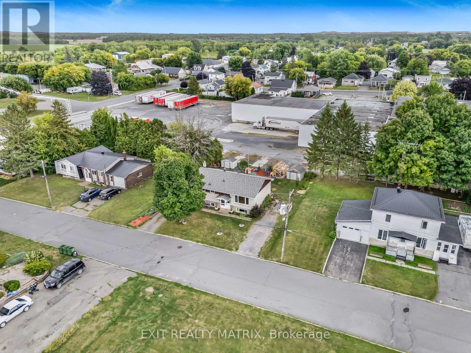 94 Peel Street E