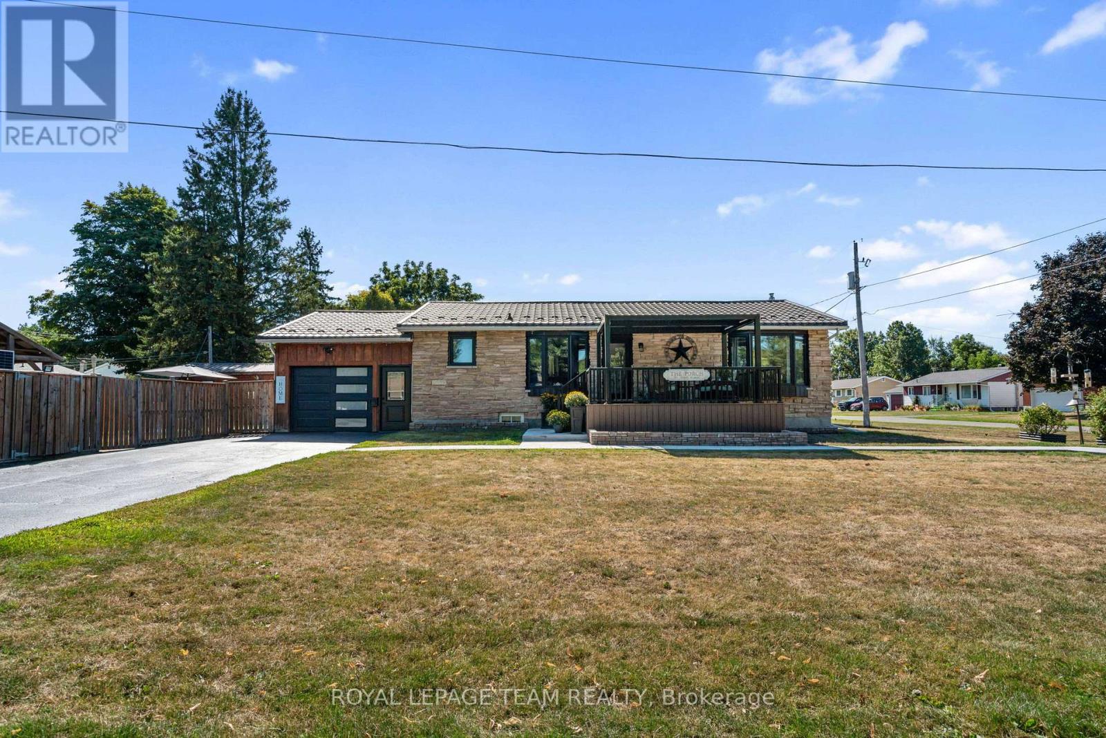 565 Dufferin Street W