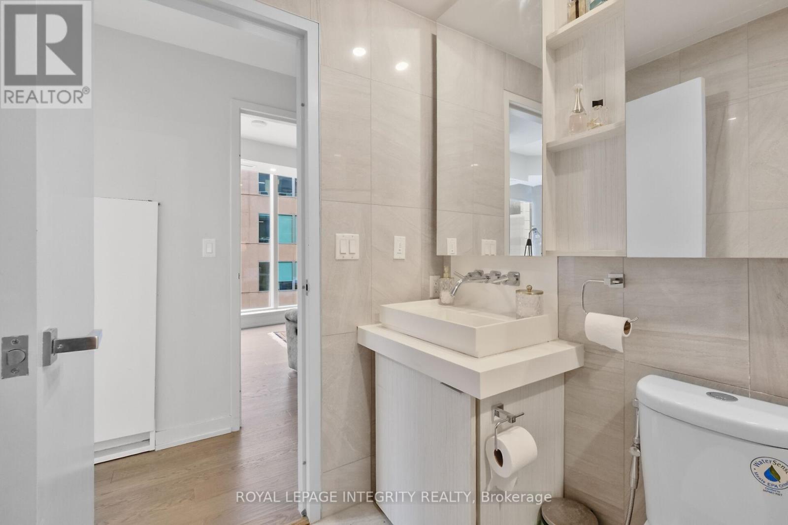 1209 - 101 Queen Street