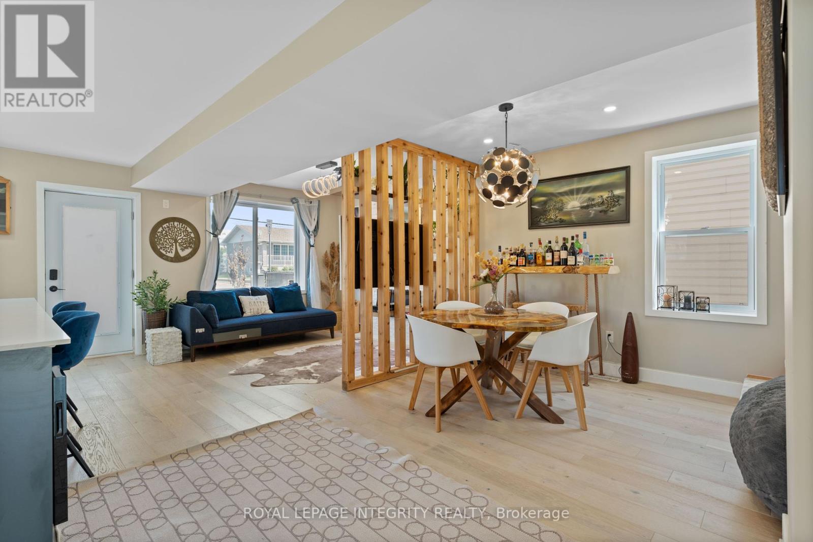 2234 Laval Street