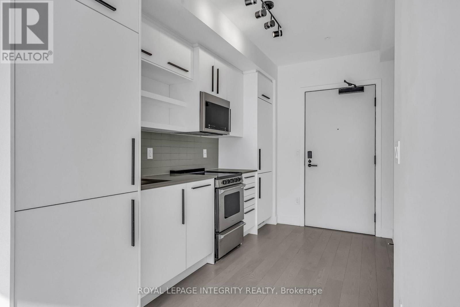 716 - 560 Rideau Street
