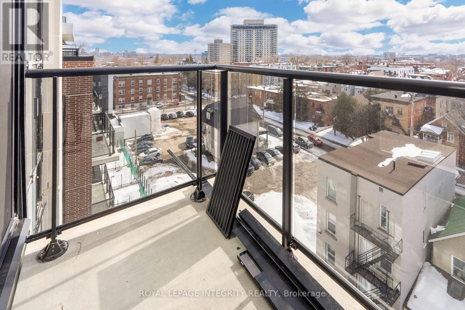 716 - 560 Rideau Street