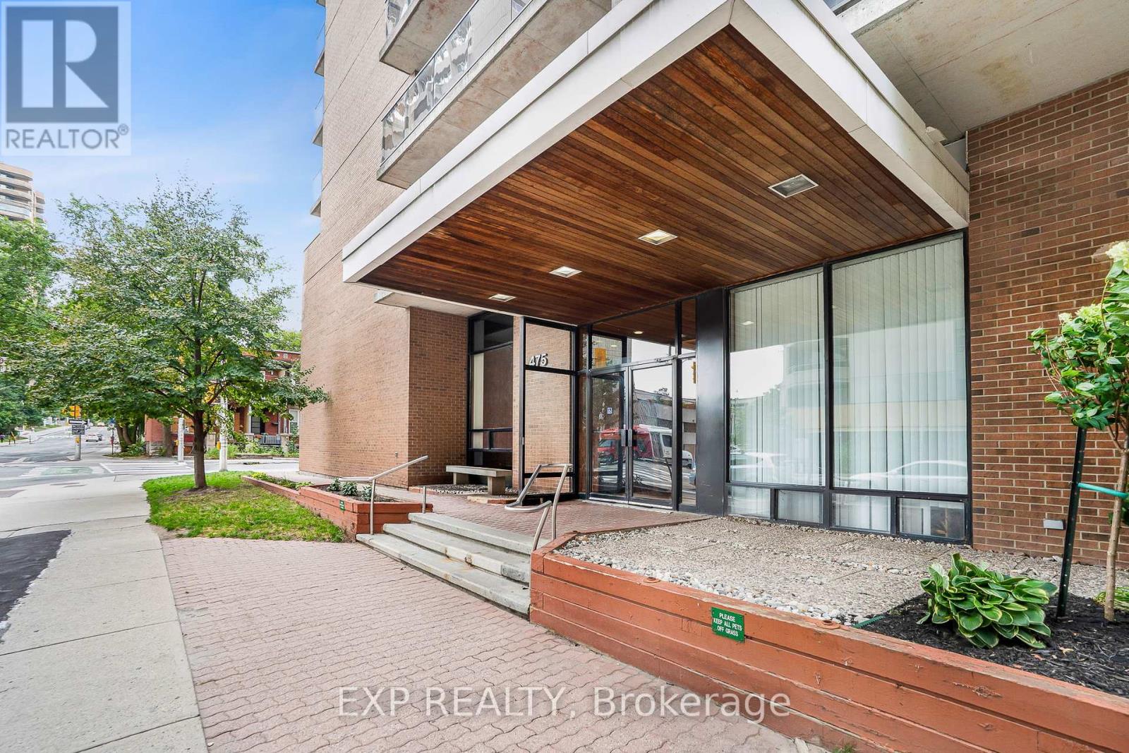204 - 475 Laurier Avenue W