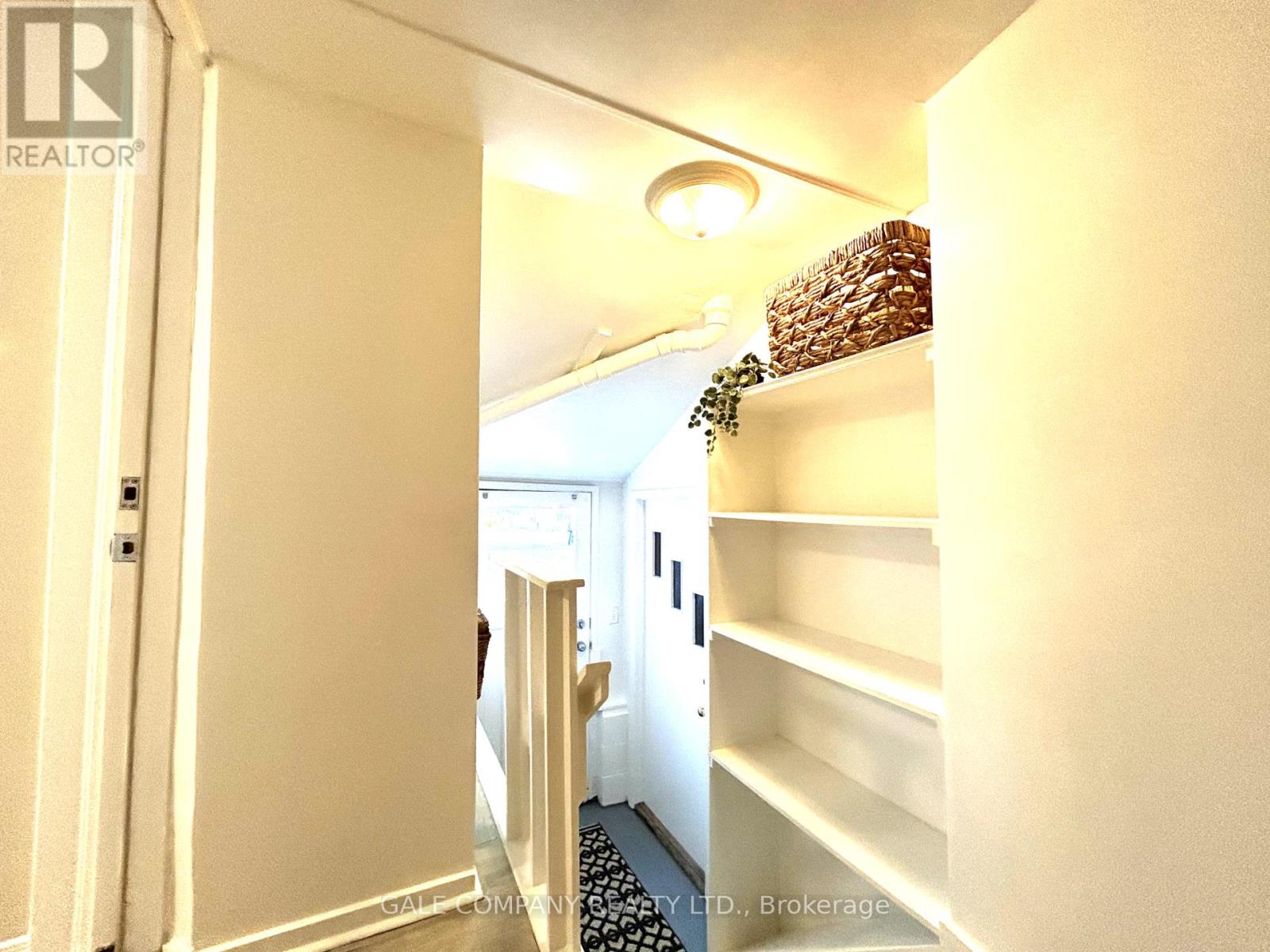224 Ann Street N