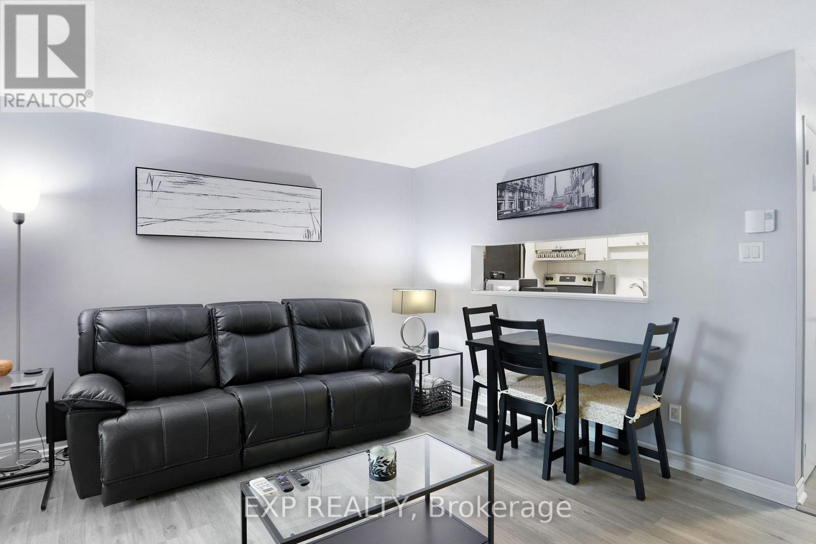 212 - 214 Viewmount Drive