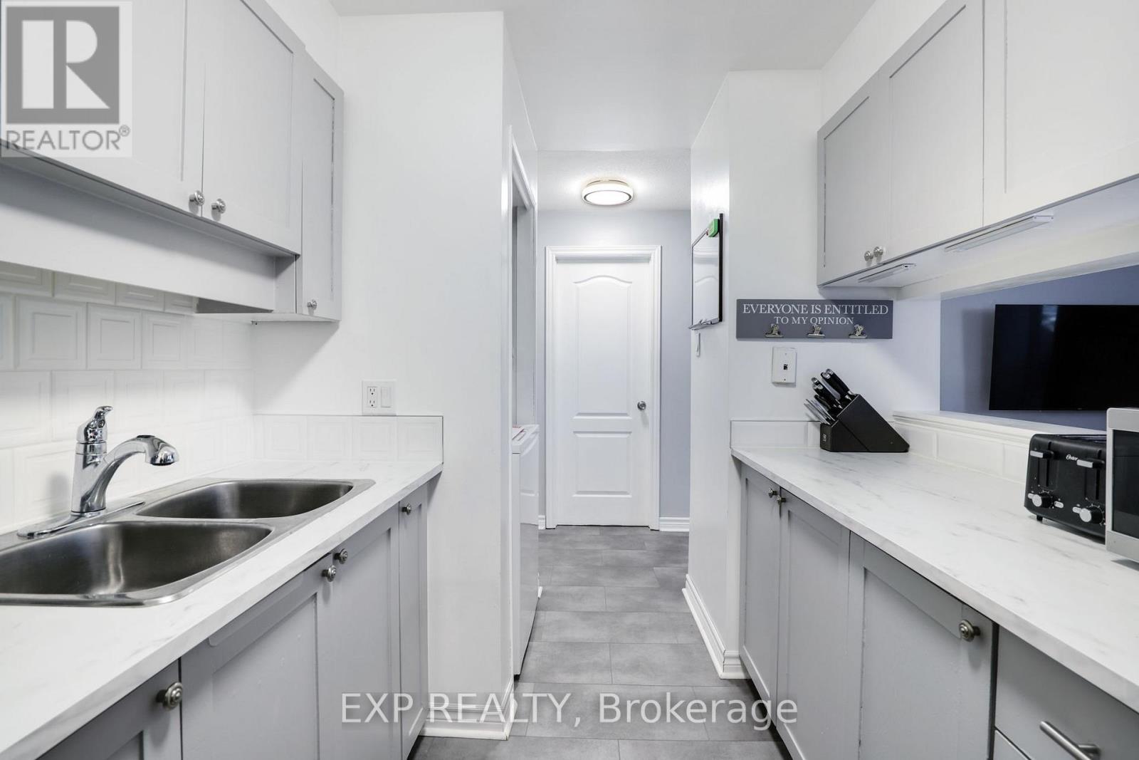 212 - 214 Viewmount Drive