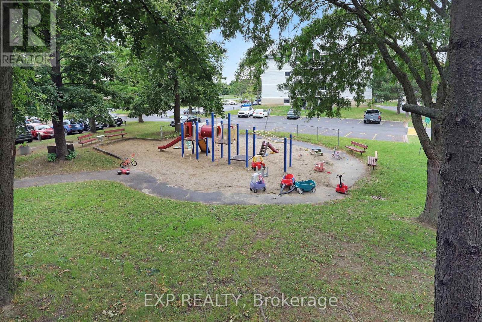 212 - 214 Viewmount Drive