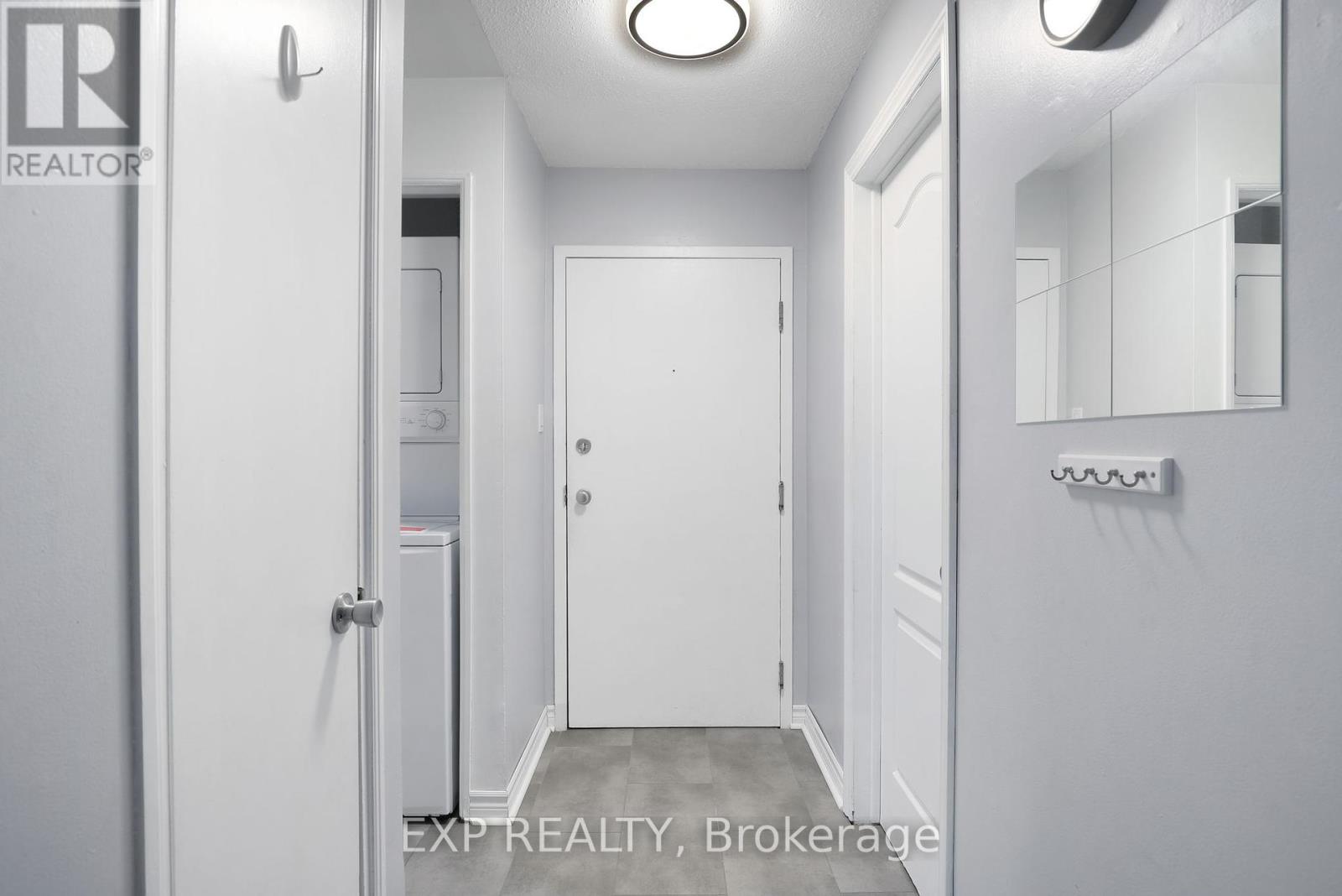 212 - 214 Viewmount Drive