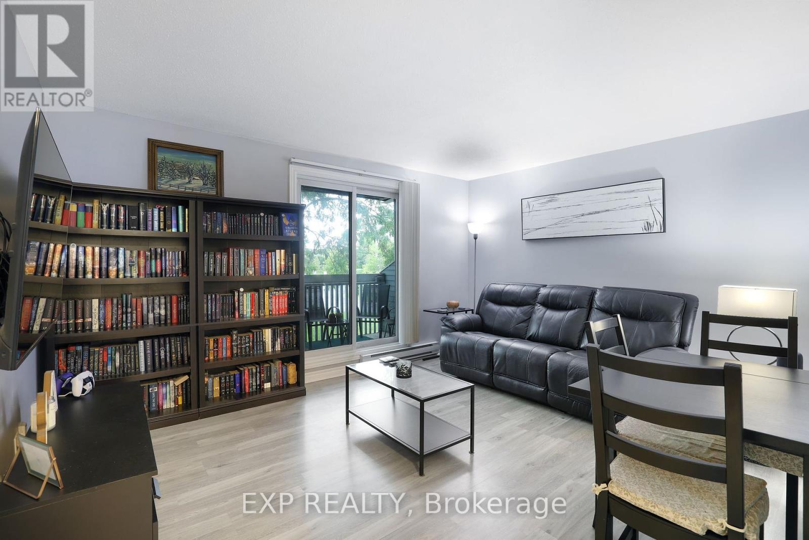 212 - 214 Viewmount Drive