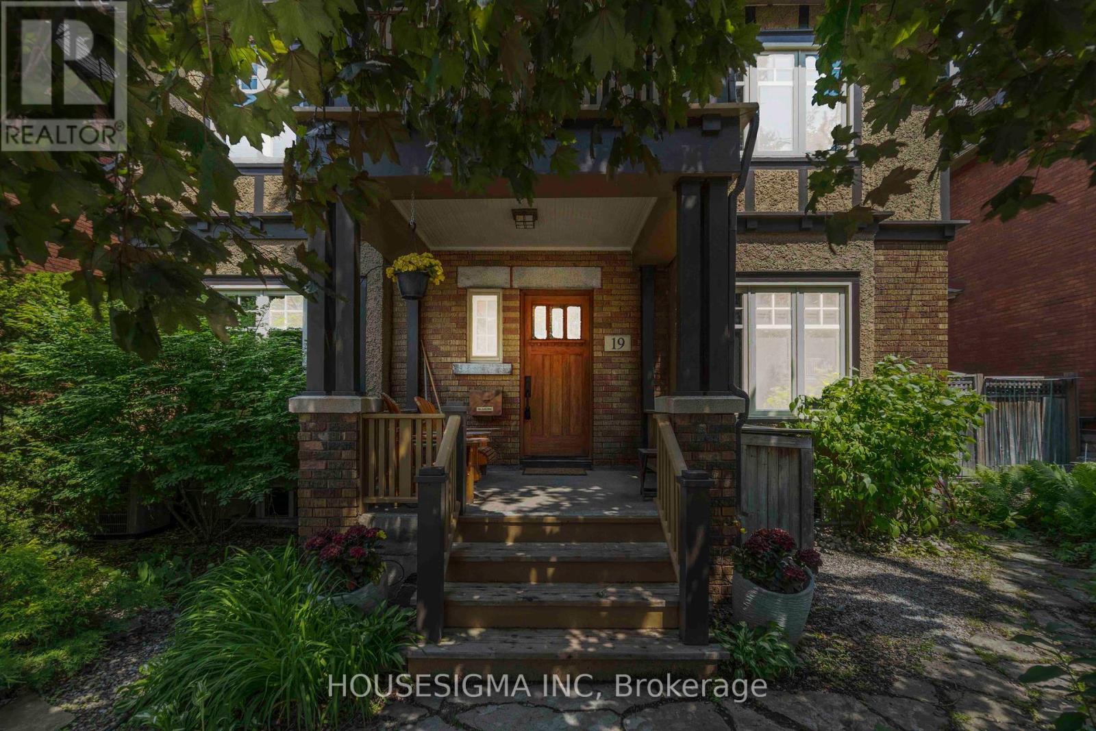 19 Oakland Avenue