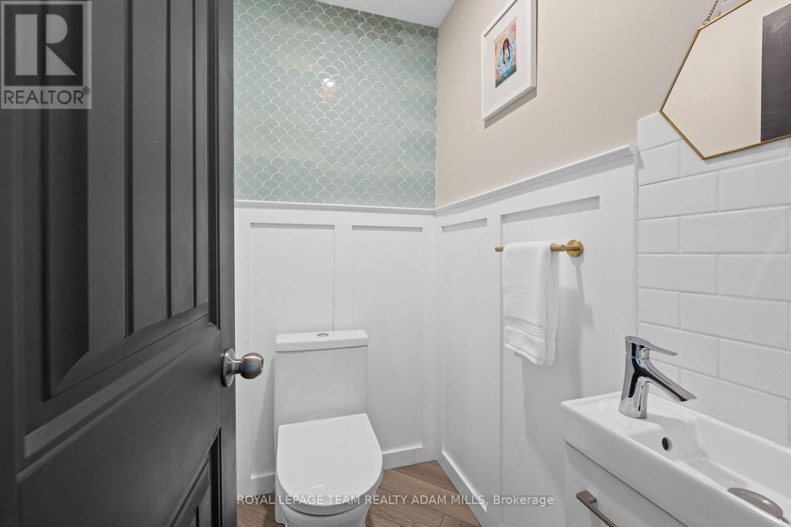 1095 Boucher Crescent
