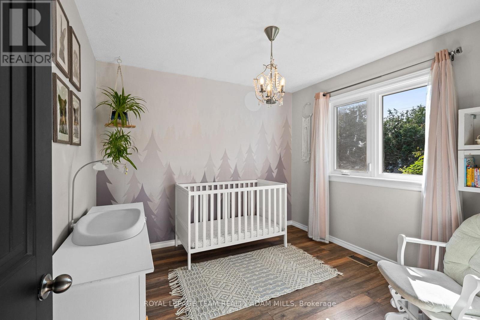 1095 Boucher Crescent