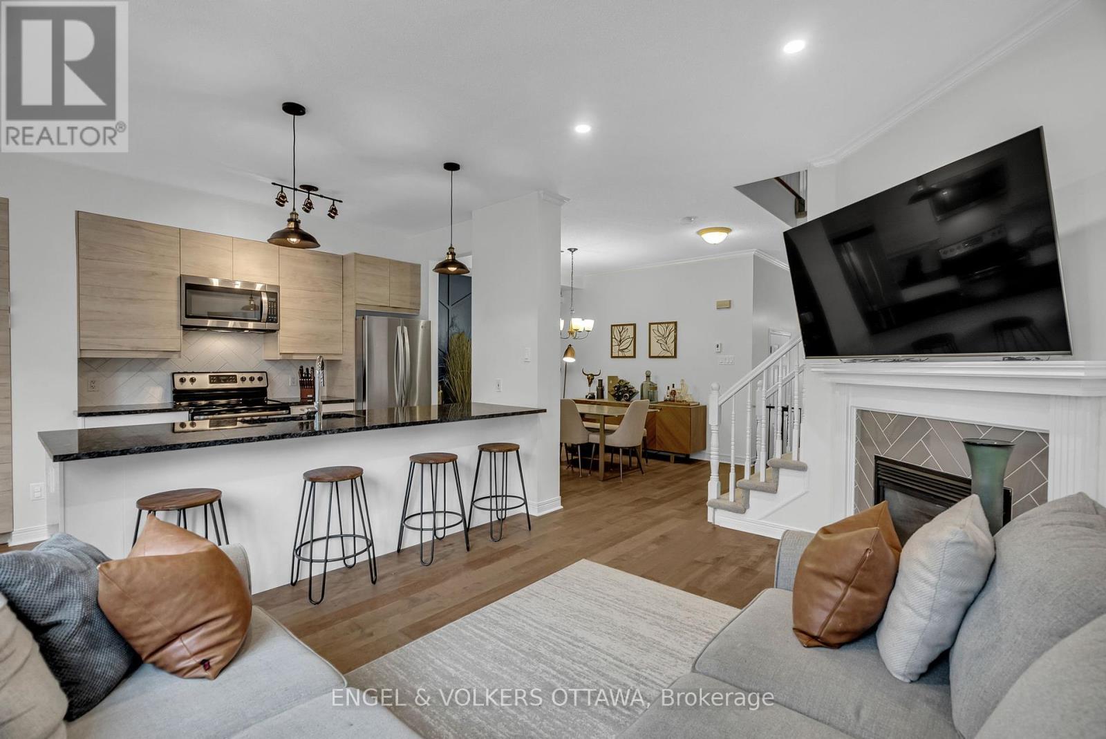 529 Devonwood Circle