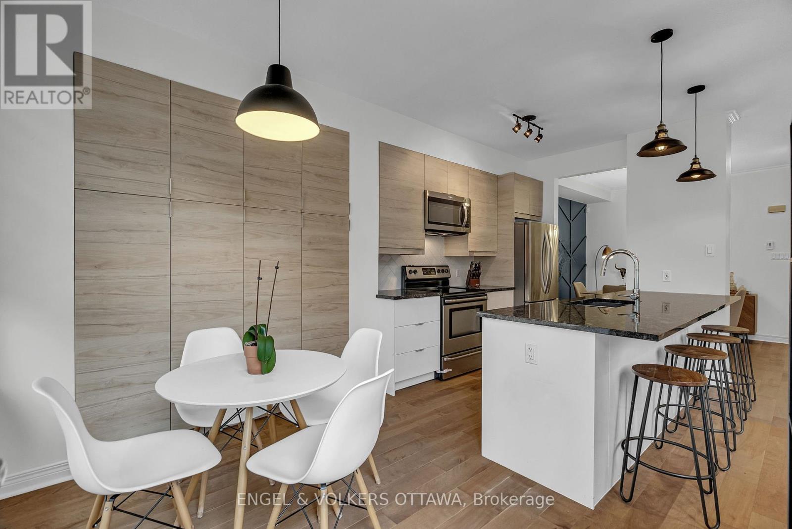 529 Devonwood Circle
