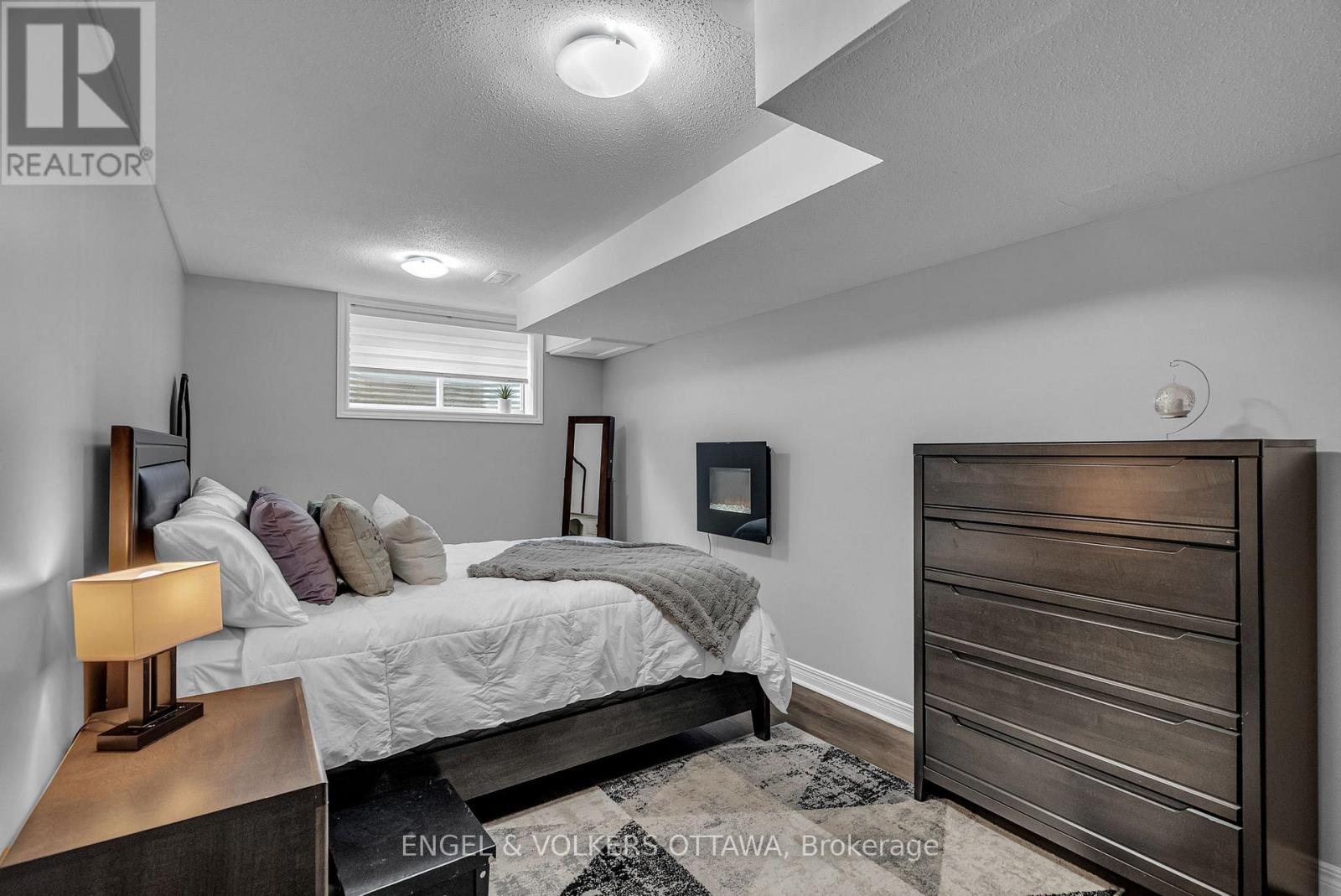 529 Devonwood Circle